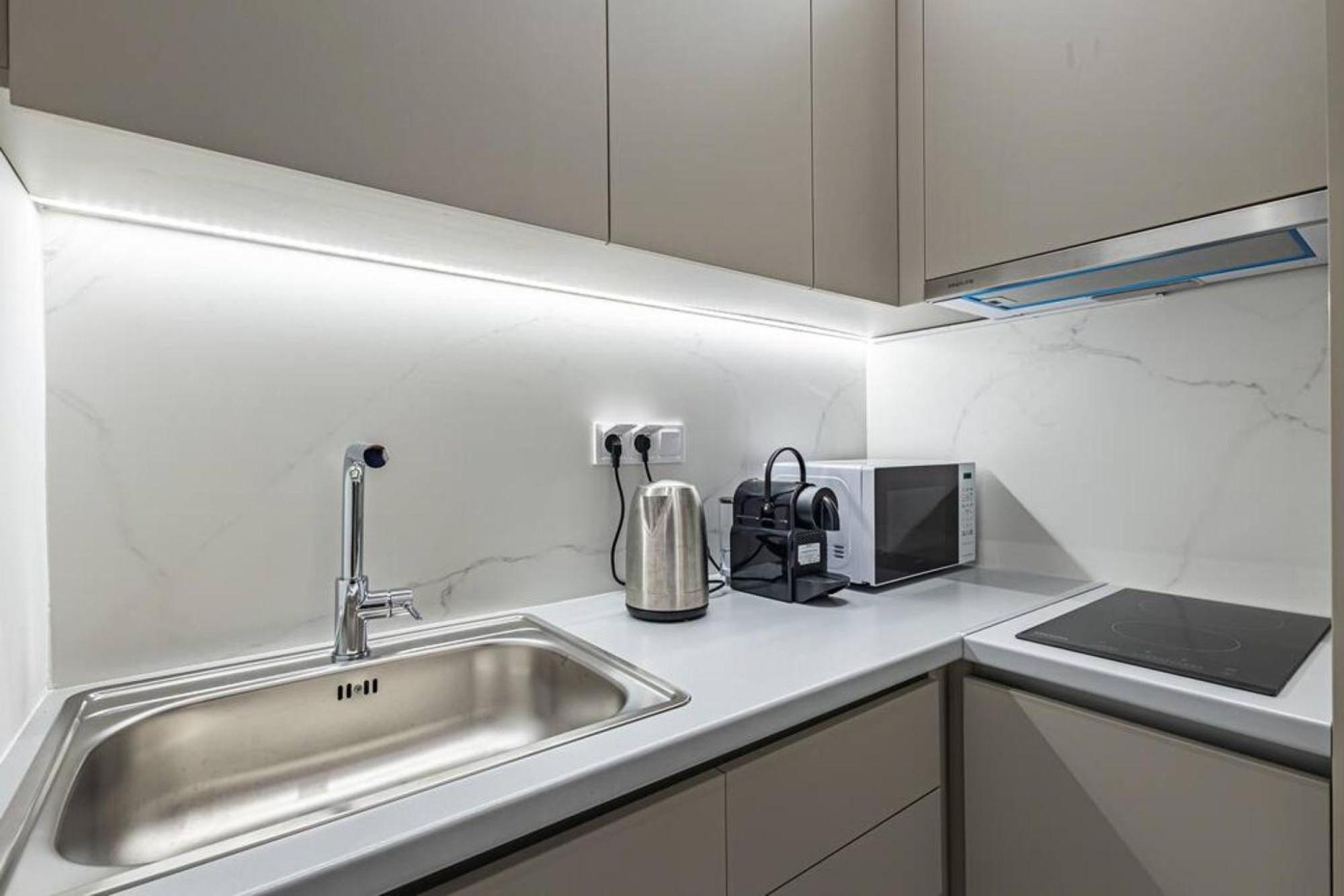 Acropolis Luxury Apartment Атина Екстериор снимка